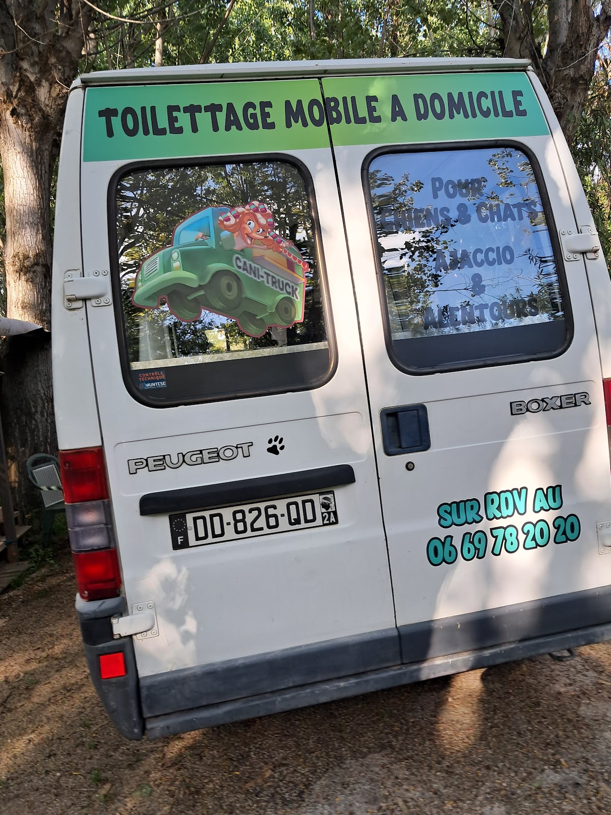 Ajaccio cani Truck camion de toilettage
