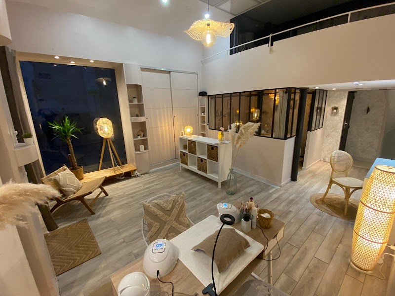 Aura - Salon de soins & bien-être — masseur à Rouen