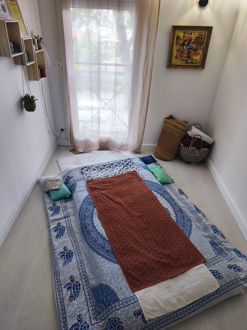 Céline Shiatsu-Qi Gong-Do In pour toute la famille, périnatalité, associations de patients, soins des soignants — masseur à Montpellier