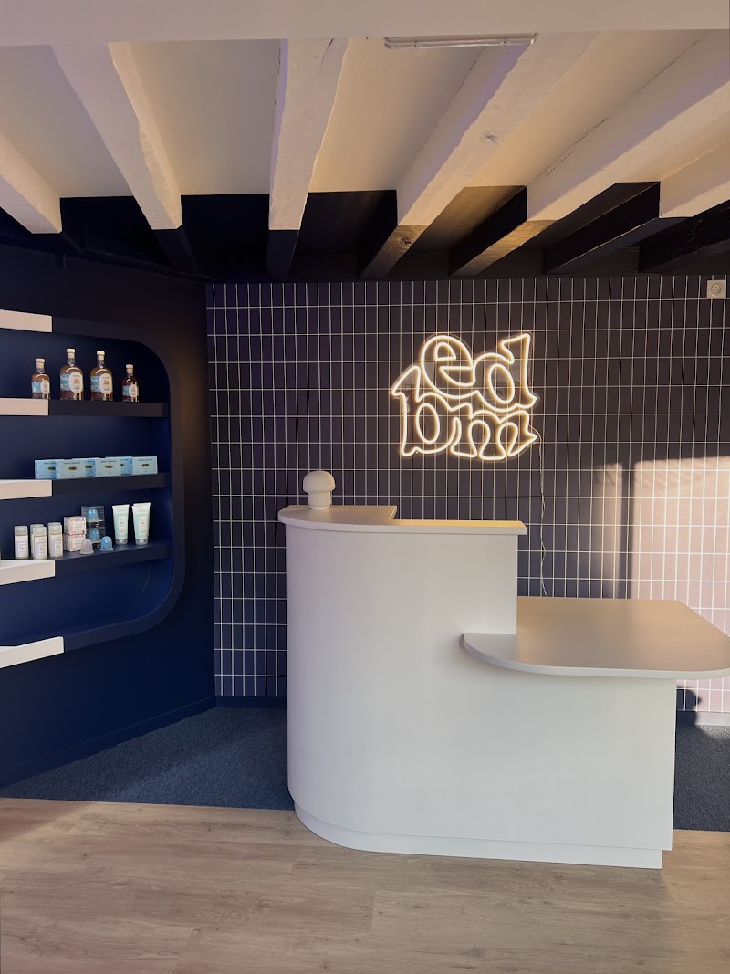 EDBM Drainage lymphatique Renata Franca, Cryolipolyse, Bioslimming, hydrafacial & Madérothérapie — masseur à Laval