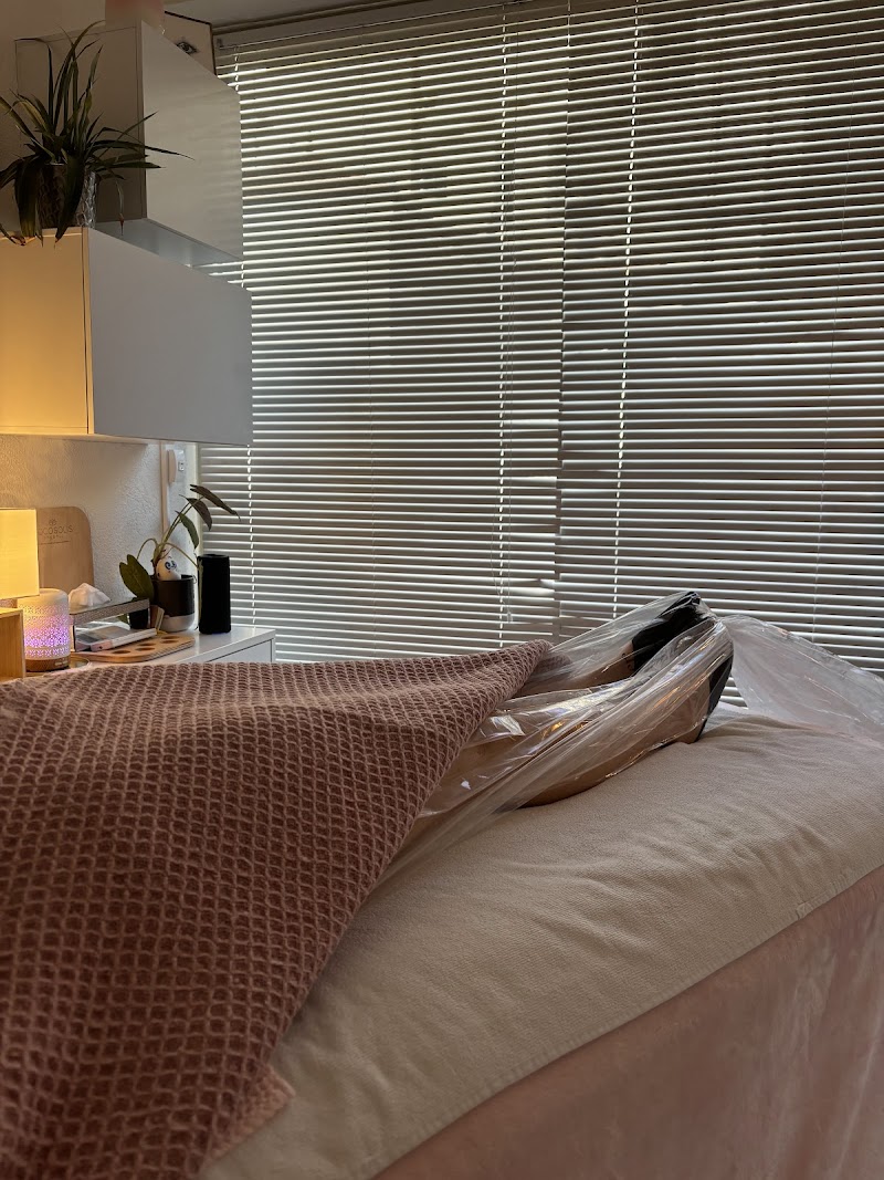 EMYTHERAPY - Madérotherapie Cannes visage & corps / Wood Therapy Massage/ Colombian lymphatic drainage/ Bronzage vegan — masseur à Cannes