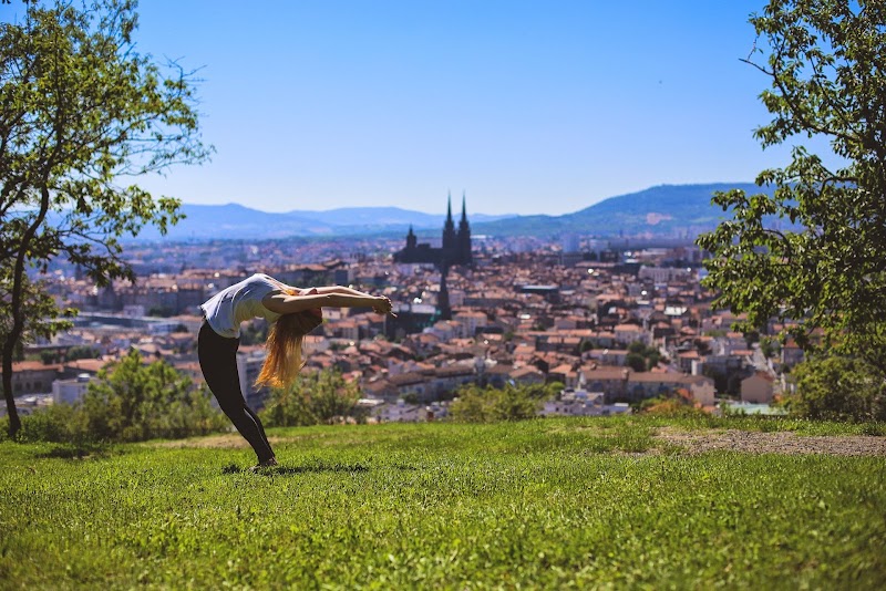 Jyoti and Veeranand Yoga — masseur à Clermont-Ferrand