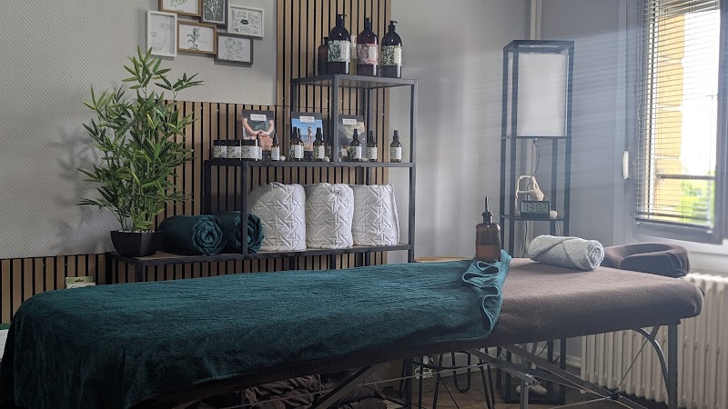 KI IZUMI — masseur à Charleville-Mézières