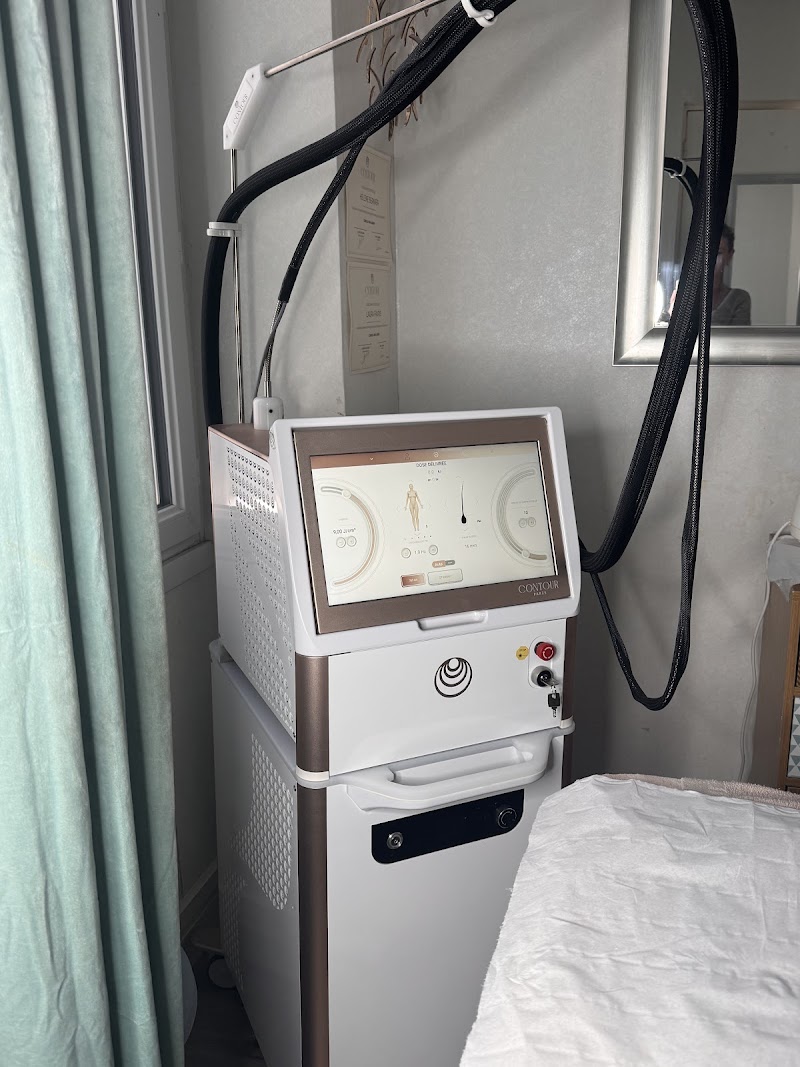 L'air Ô Naturel / Institut de beauté/ centre de laser d’épilation, cryolipolyse, Hydra facial — masseur à Laval