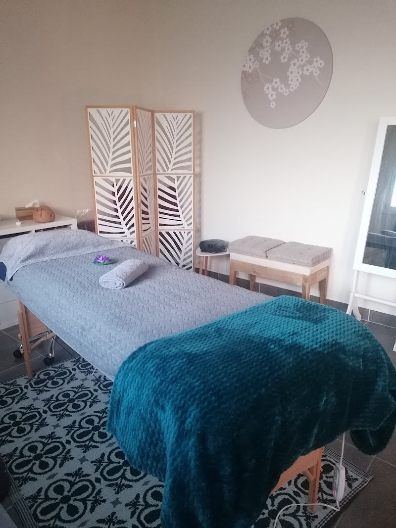 LE SENTI - Massages Périnatalité, Femme, Famille sur Bourges — masseur à Bourges