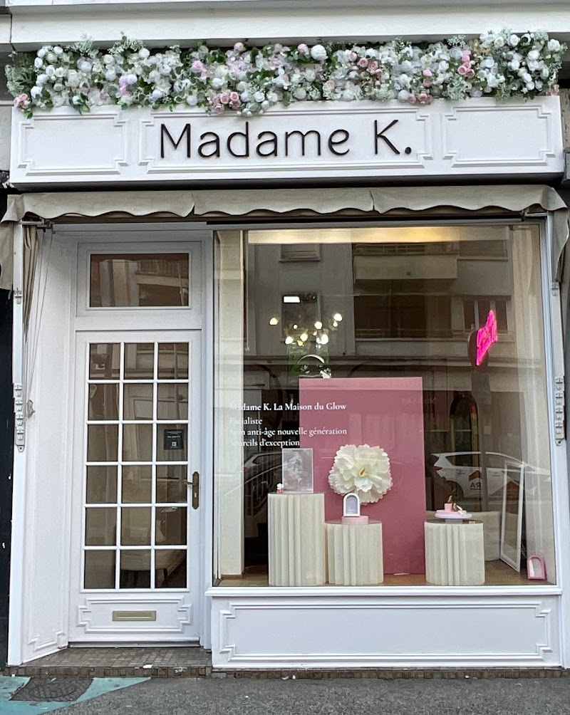 Madame K. La maison du Glow — masseur à Saint-Nazaire