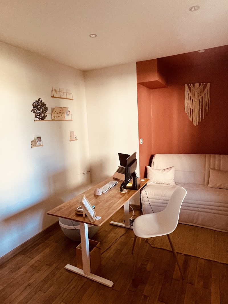 Marion Pichon Naturopathe 🌱 certifiée FÉNA Saint-Nazaire — masseur à Saint-Nazaire