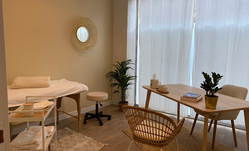 Naturopathe Reflexologue Armelle Kempf — masseur à Poitiers