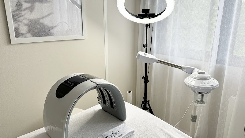 Perfect skin and smile — masseur à Cergy