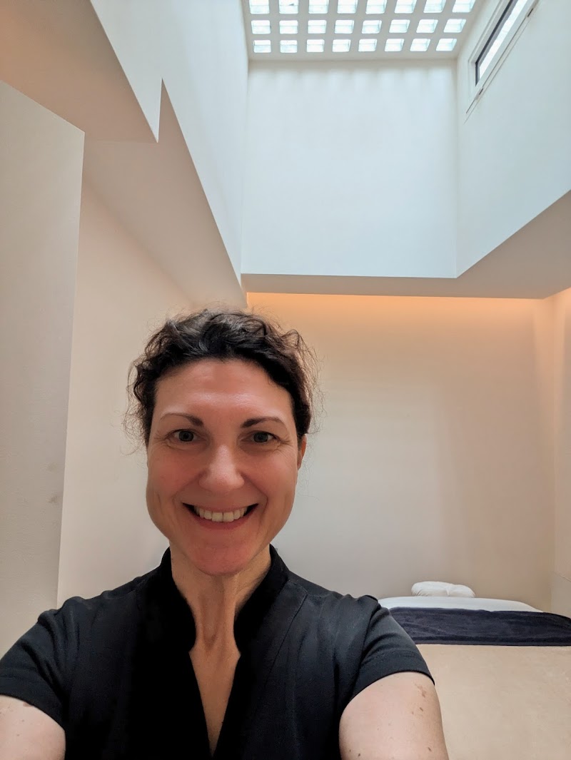 Sandrine Laurain - Massages à domicile, en cabinet et en entreprises - Bois-Colombes et environs. Cartes-cadeaux. — masseur à Asnières-sur-Seine