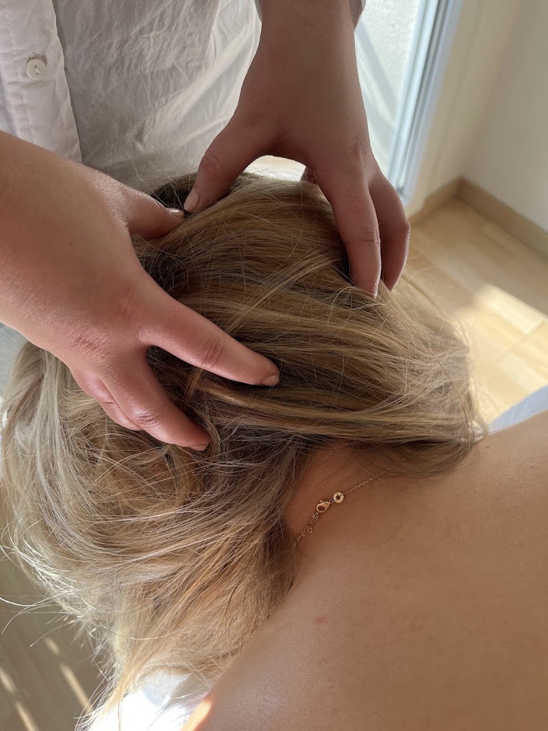 Stella - Drainage Renata Franca | Chi Nei Tsang | Massage au Gua Sha | Réflexologie plantaire | massage bien-être — masseur à Lorient