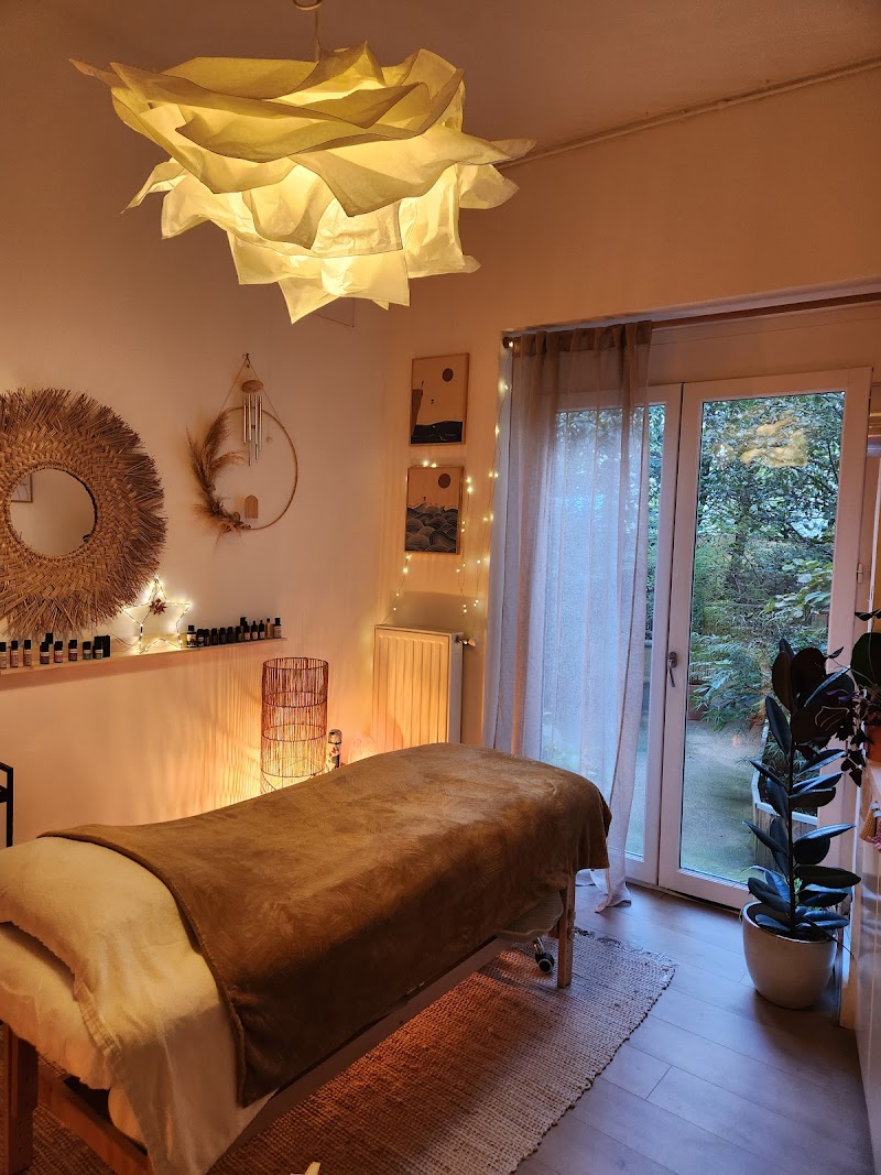 Yvanna Hayter Réflexologie & Soins Bien-être | Kobido | Massages — masseur à Caluire-et-Cuire