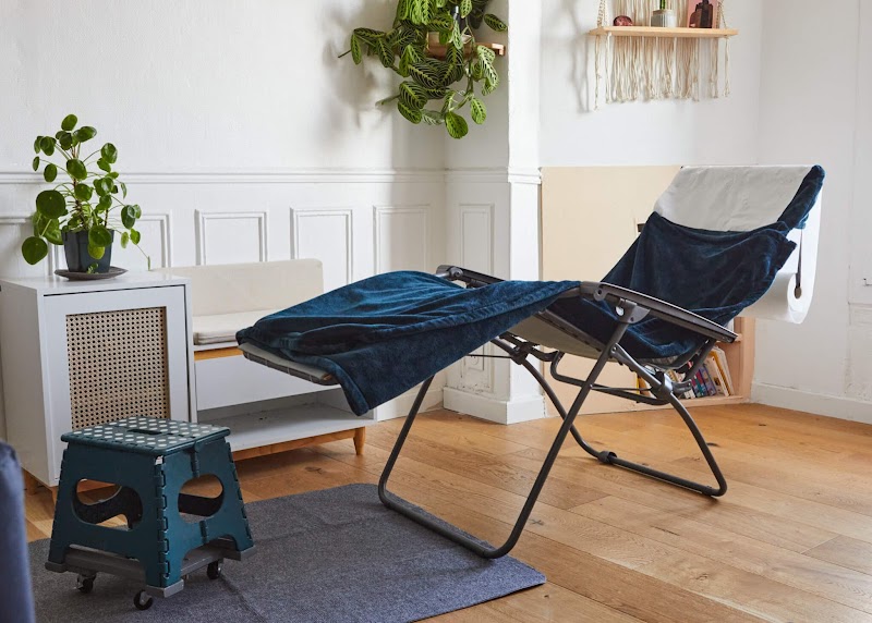 ZenByFlo – Réflexologue à domicile sur Paris & Montreuil et en cabinet à Montreuil – Florent Blond — masseur à Montreuil