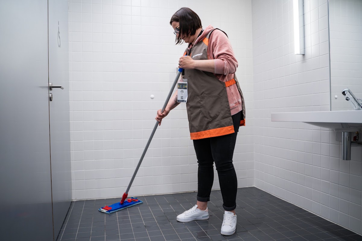 AMIDOU | Nettoyage après travaux à Changé (extérieur, vitrerie...) 🧽 — société de nettoyage extrême à Laval